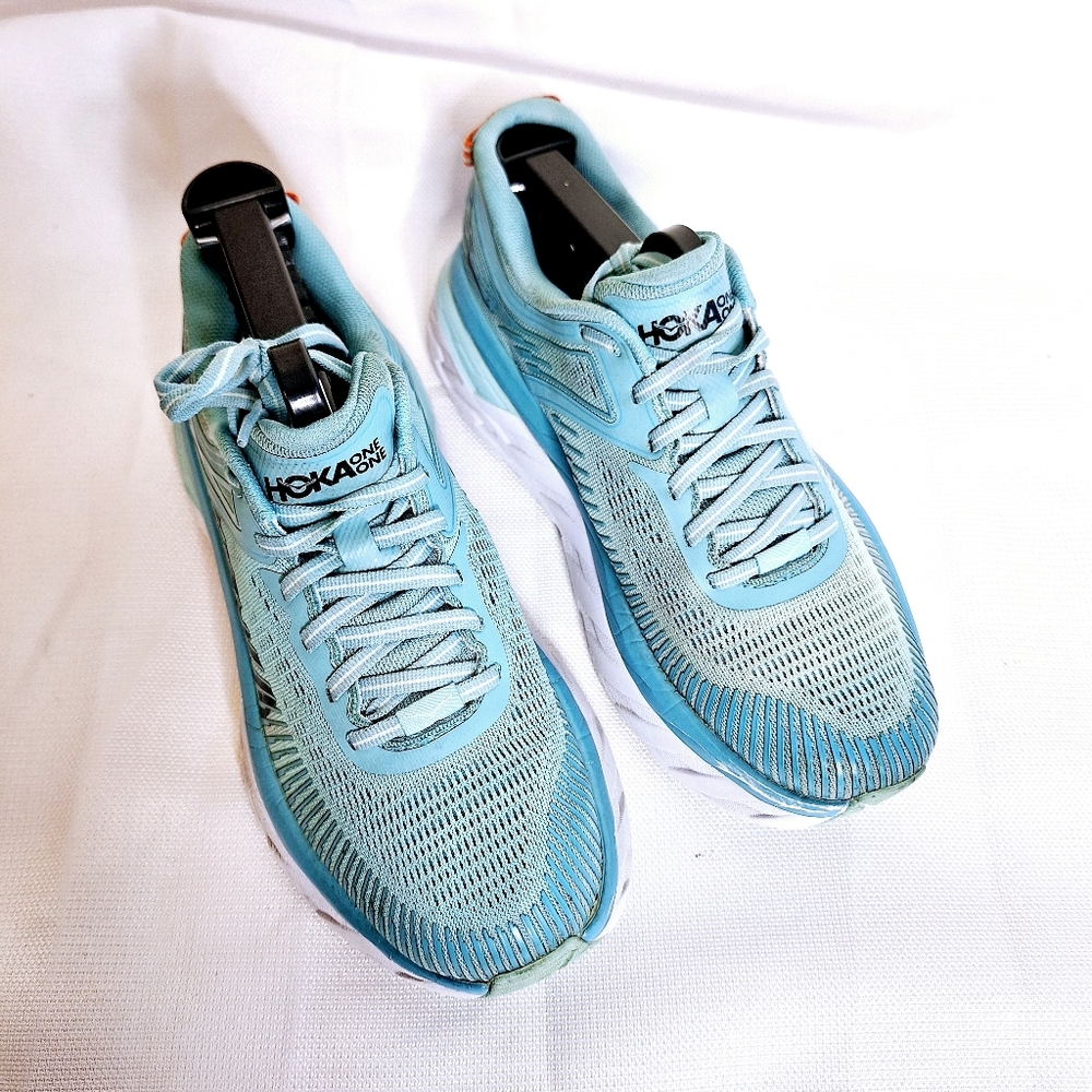 Hoka brand " The One One Bondi 7" size 6.5.